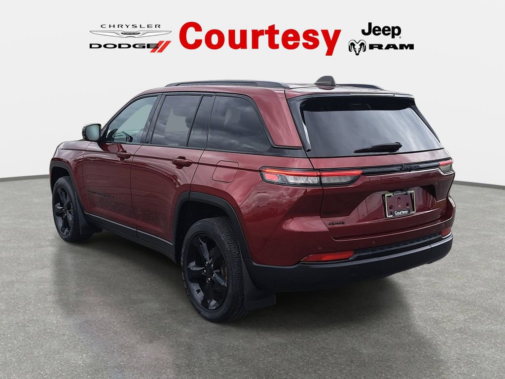 Certified 2023 Jeep Grand Cherokee Altitude AWD/4WD image 7