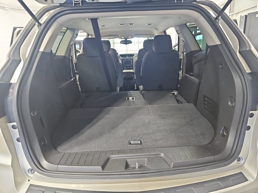 Used 2015 Chevrolet Traverse LT w/ Style and Technology Package AWD/4WD image 18