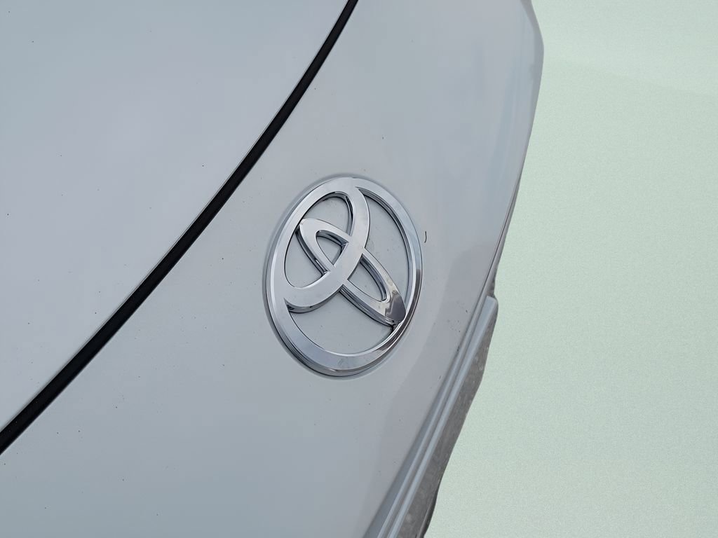New 2026 Toyota Prius Plug-In Hybrid FWD image 39