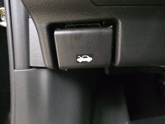 Used 2026 Nissan Kicks SV FWD image 40