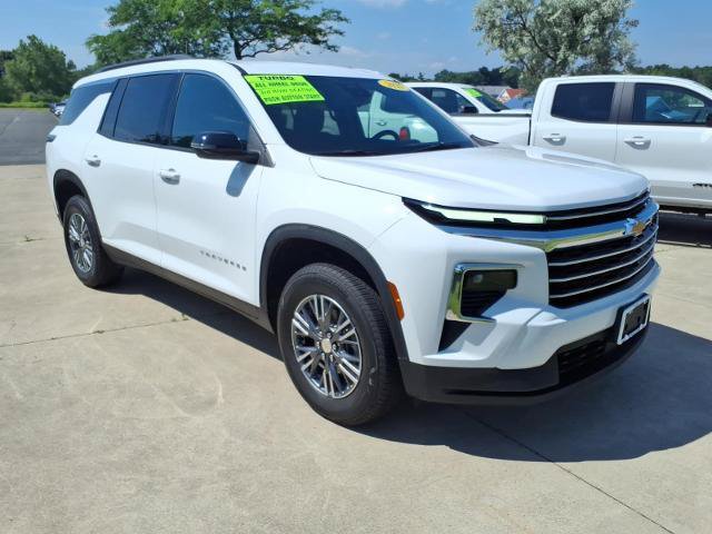 Used 2025 Chevrolet Traverse LT AWD/4WD image 3