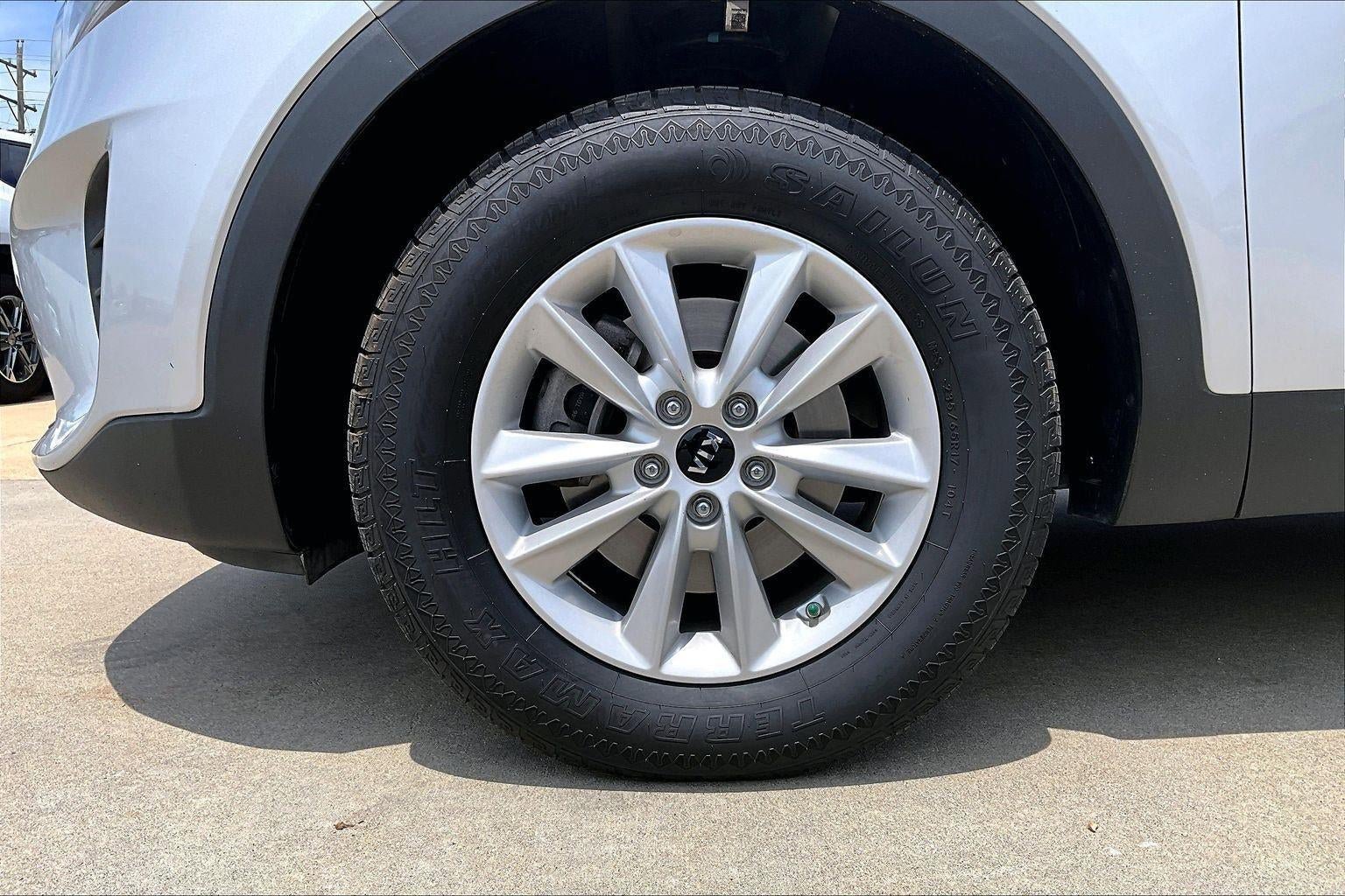 Used 2020 Kia Sorento L FWD image 35