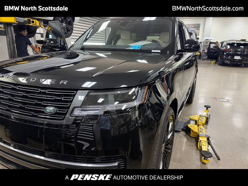 Used 2025 Land Rover Range Rover SE AWD/4WD video 1