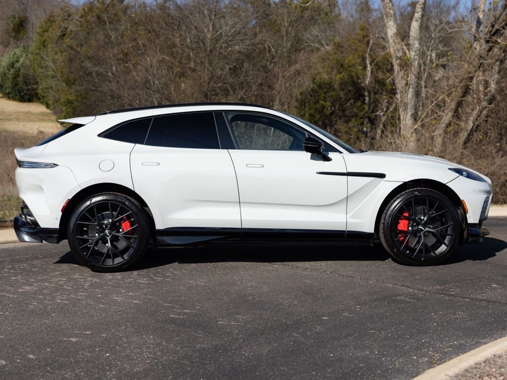 New 2026 Aston Martin DBX 707 image 10