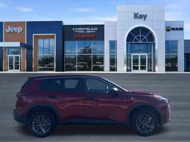 Used 2023 Nissan Rogue S AWD/4WD image 6