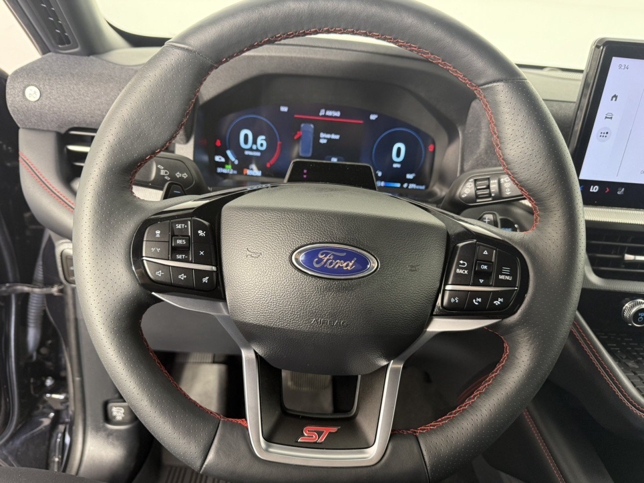 Used 2025 Ford Explorer ST RWD image 24