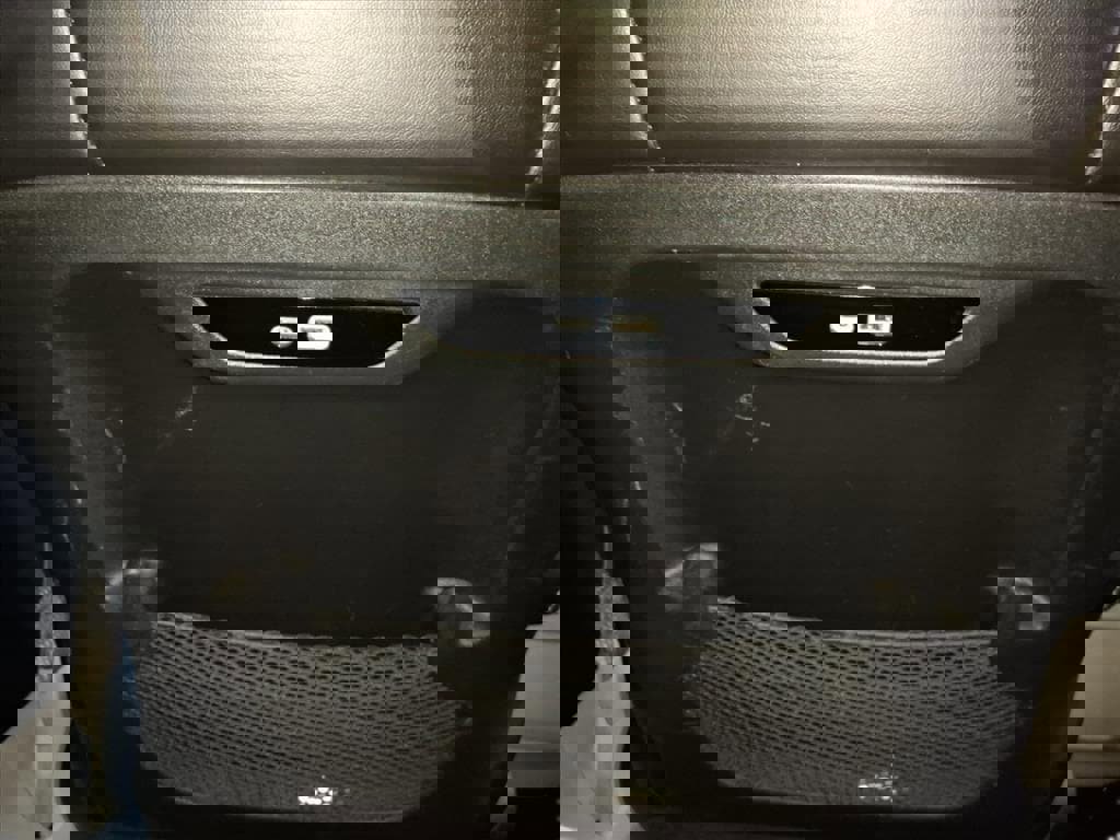 Used 2024 Chrysler Pacifica Touring-L image 12