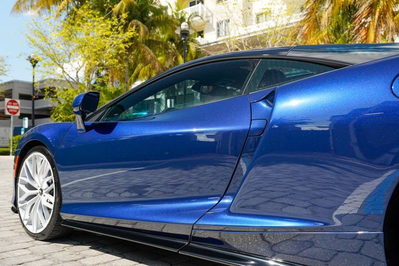 Used 2023 McLaren GT image 18
