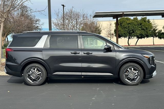 New 2026 Kia Carnival EX image 3