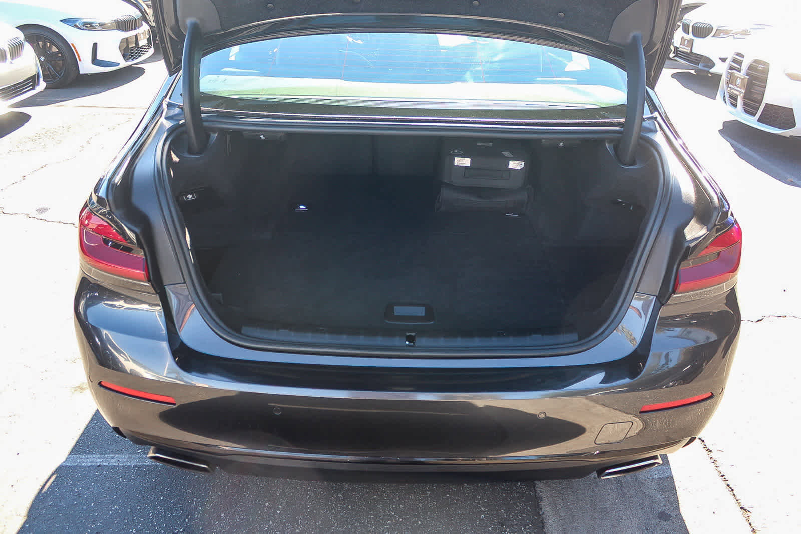 Certified 2023 BMW 530e w/ Convenience Package image 25