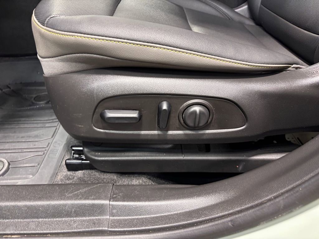 Used 2025 Chevrolet Trax ACTIV w/ Driver Confidence Package FWD image 26