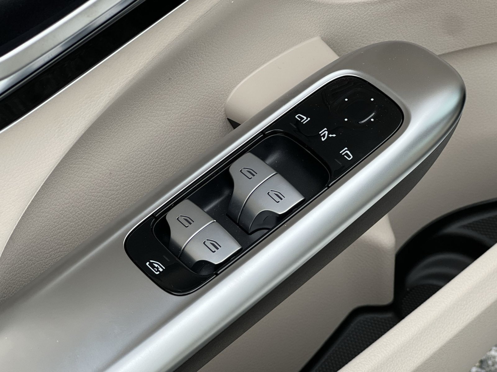 New 2026 Mercedes-Benz C 300 4MATIC Sedan image 20