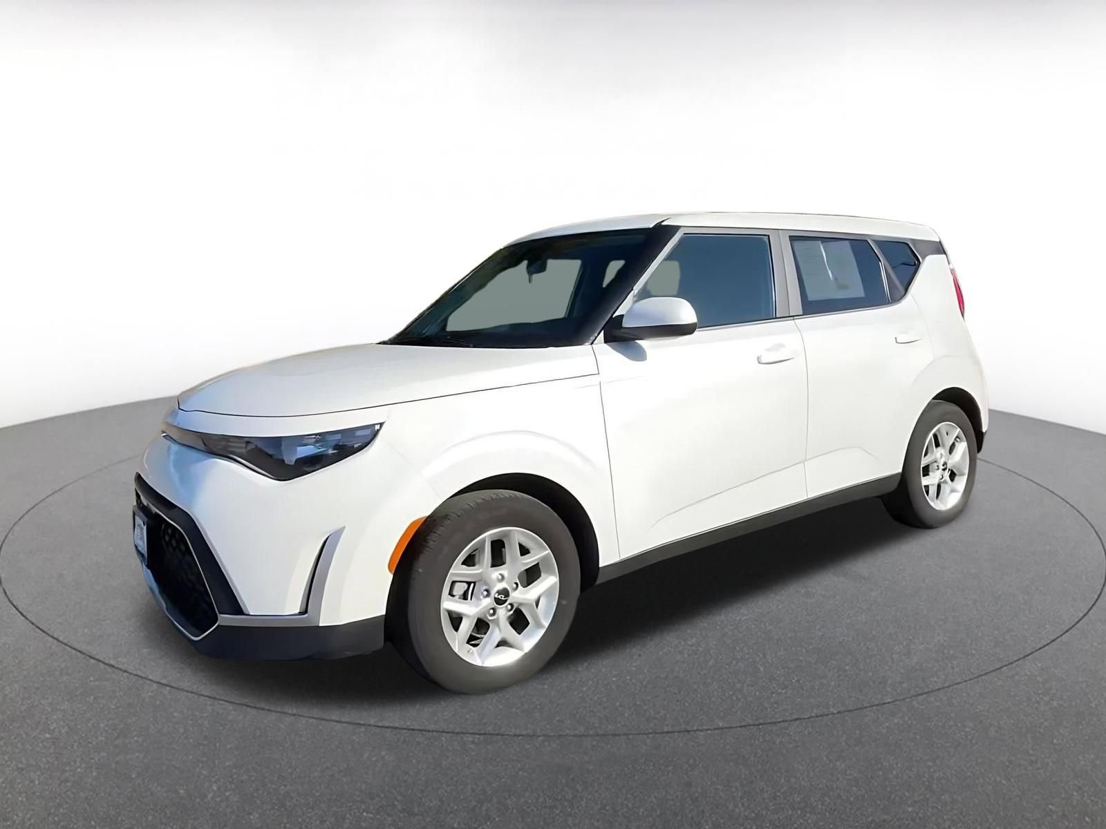 Used 2025 Kia Soul LX w/ LX Technology Package image 8