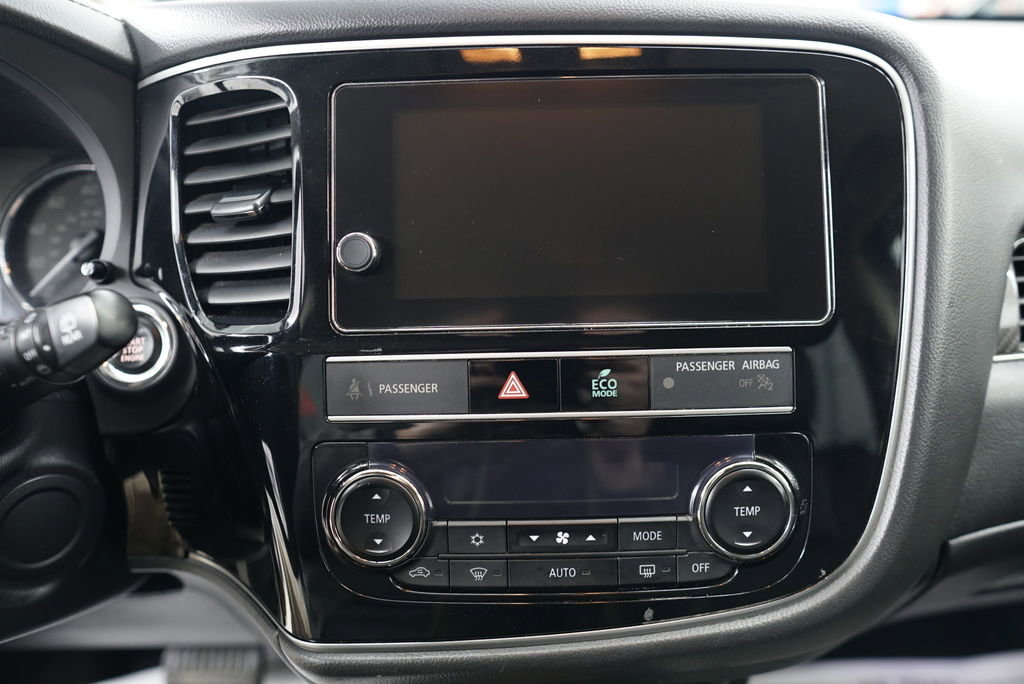 Used 2019 Mitsubishi Outlander SEL AWD/4WD image 28