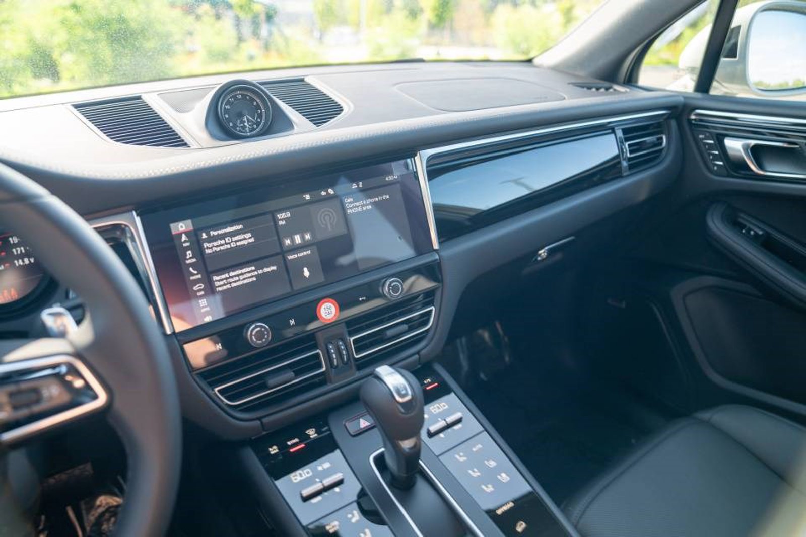 New 2026 Porsche Macan AWD/4WD image 10