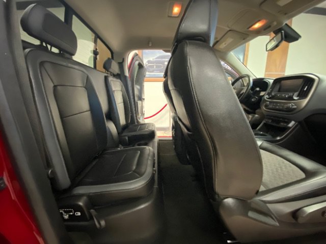 Used 2017 Chevrolet Colorado Z71 RWD image 10