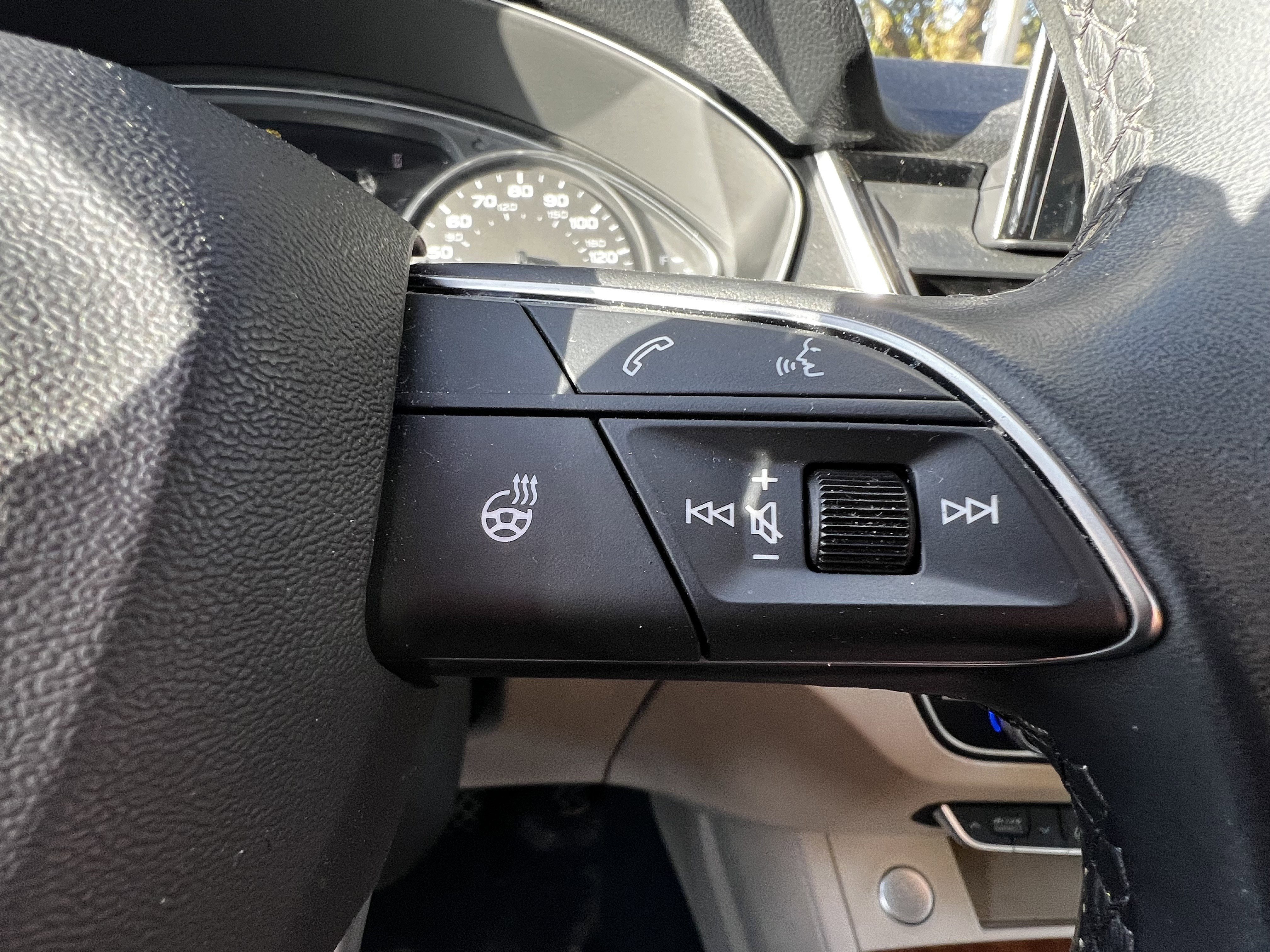 Used 2021 Audi Q5 Premium w/ Convenience Package image 20