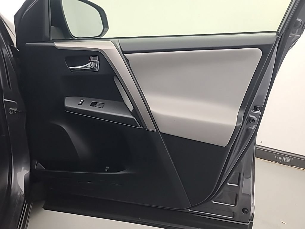 Used 2018 Toyota RAV4 XLE w/ Plus Extra Value Package FWD image 13