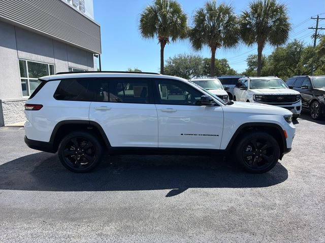 Used 2023 Jeep Grand Cherokee L Laredo AWD/4WD image 8