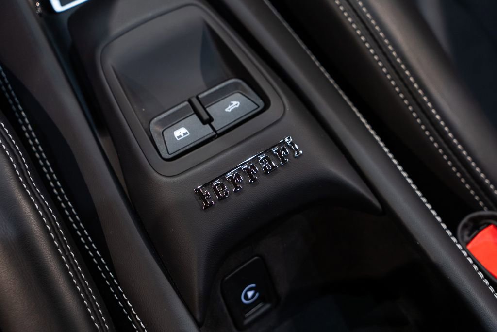 Used 2023 Ferrari F8 Tributo image 41