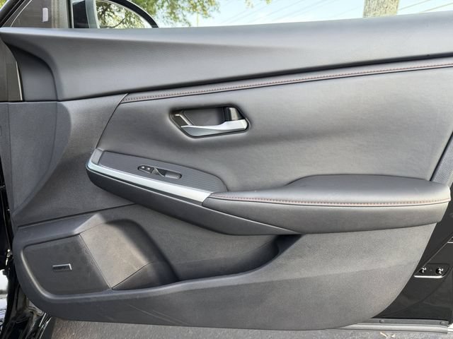 Used 2025 Nissan Sentra SR w/ SR Premium Package FWD image 30