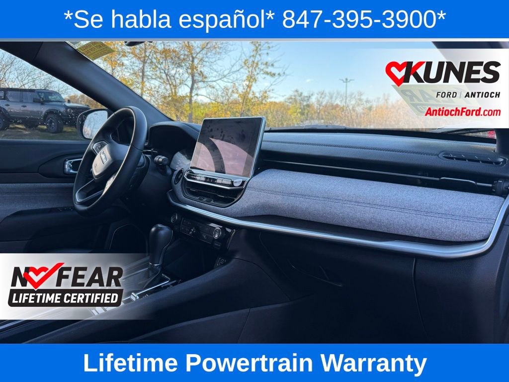 Used 2024 Jeep Compass Latitude image 16