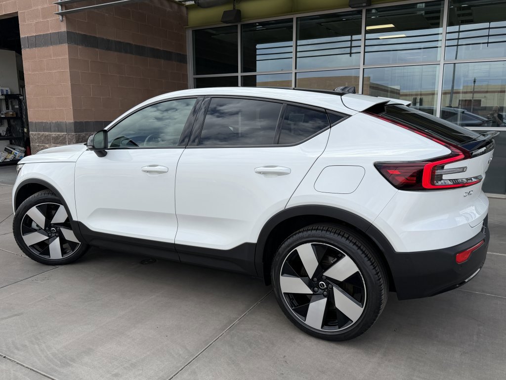 Used 2024 Volvo C40 P8 Recharge Ultimate w/ Protection Package Premier image 5