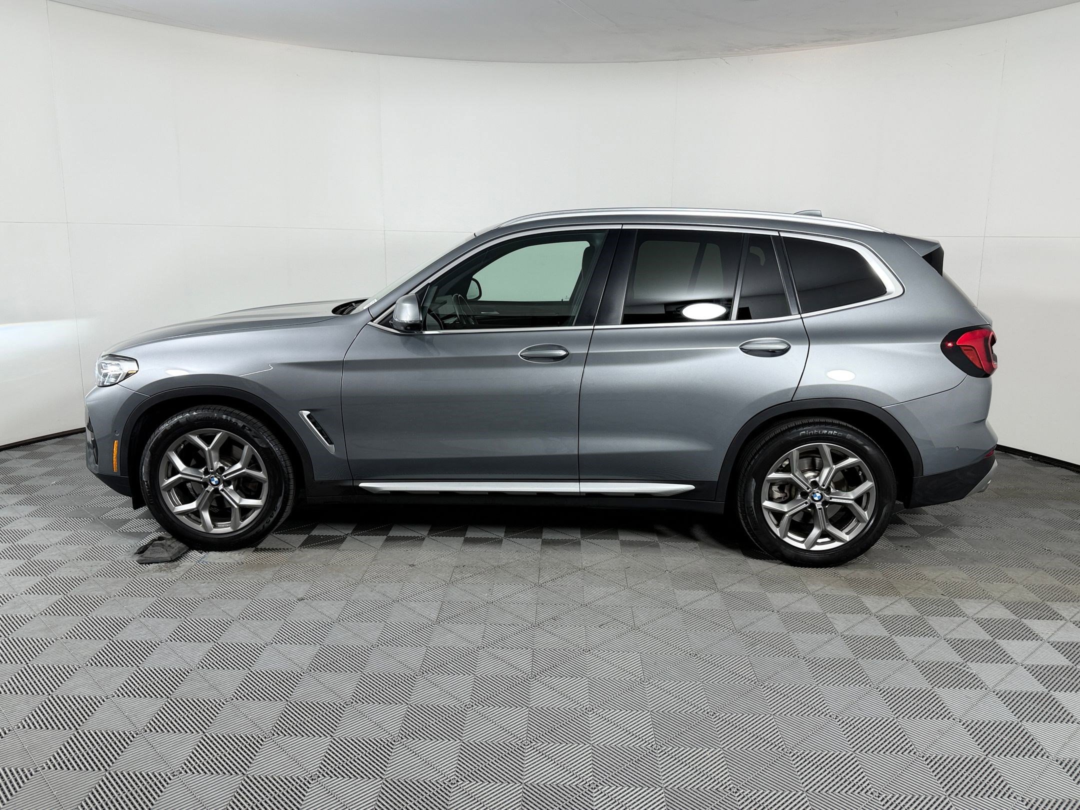 Certified 2023 BMW X3 sDrive30i w/ Premium Package RWD image 2