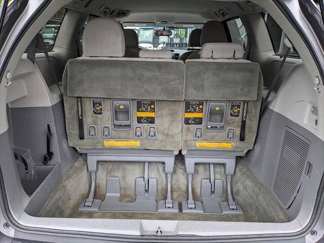 Used 2011 Toyota Sienna LE w/ Towing Pkg FWD image 13