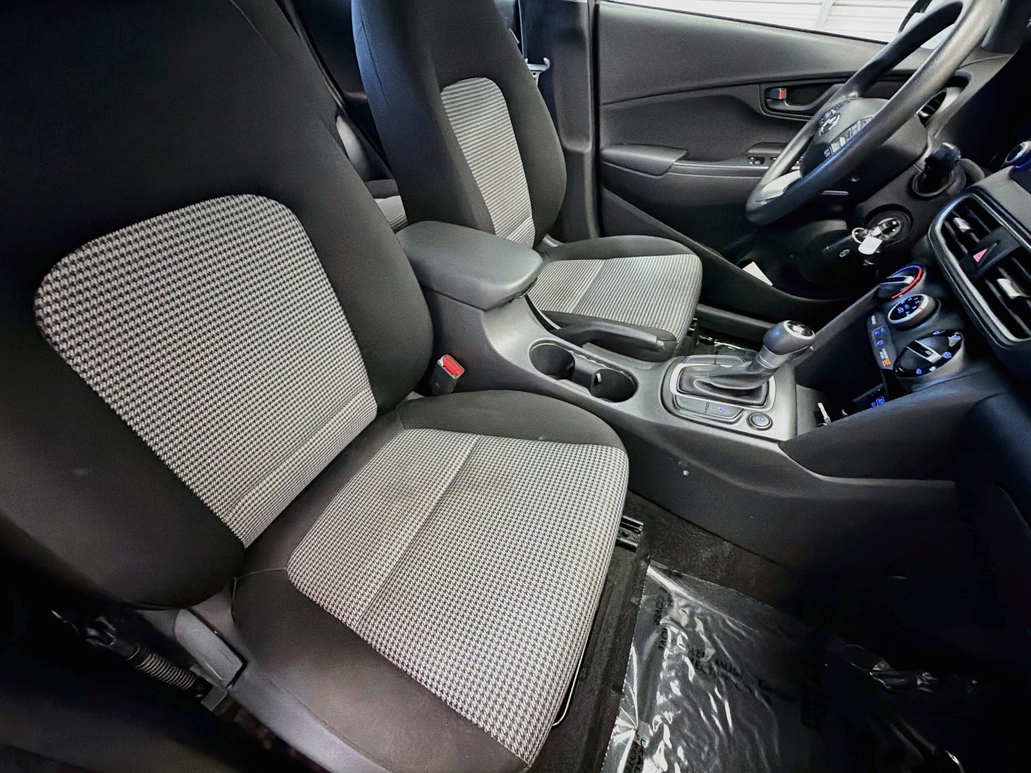 Used 2019 Hyundai Kona SE AWD/4WD image 15