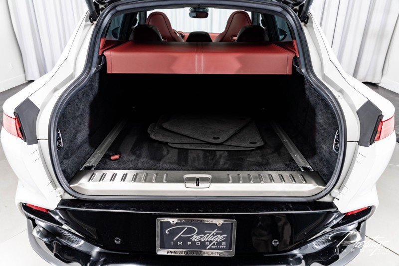 Used 2021 Aston Martin DBX image 17