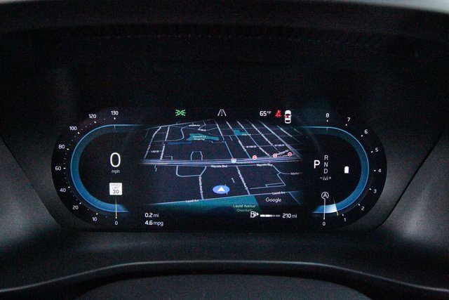 Certified 2025 Volvo XC40 B5 Plus image 14