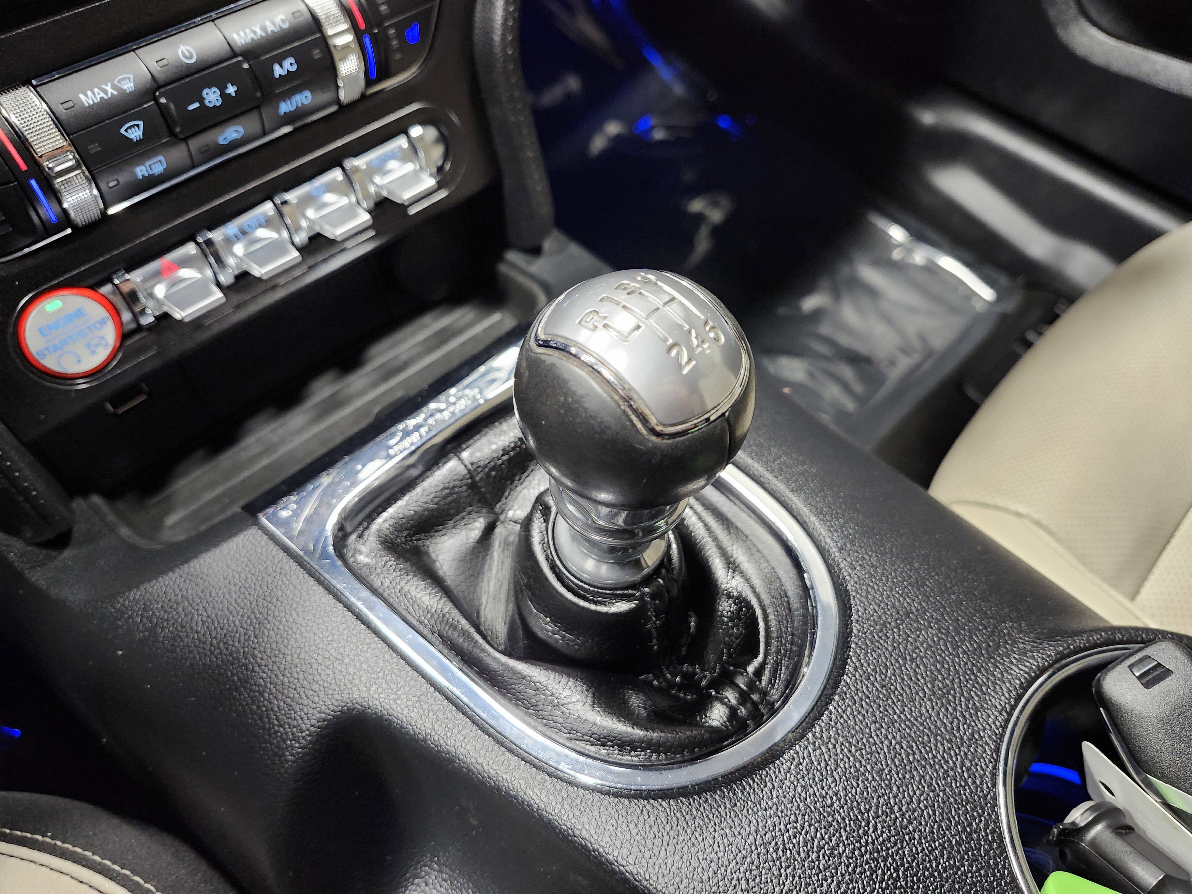 Used 2015 Ford Mustang GT Premium image 10