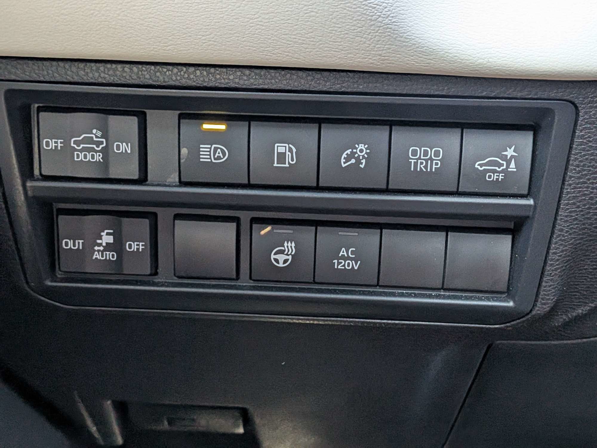 Used 2024 Toyota Tundra Capstone AWD/4WD image 28
