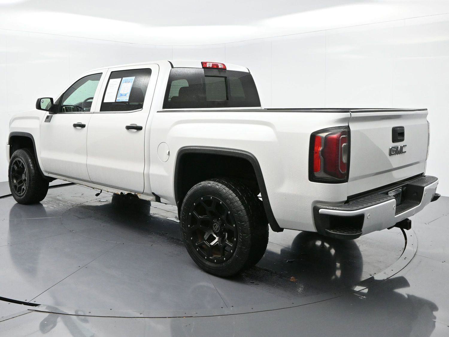 Used 2017 GMC Sierra 1500 Denali w/ Denali Ultimate Package image 5