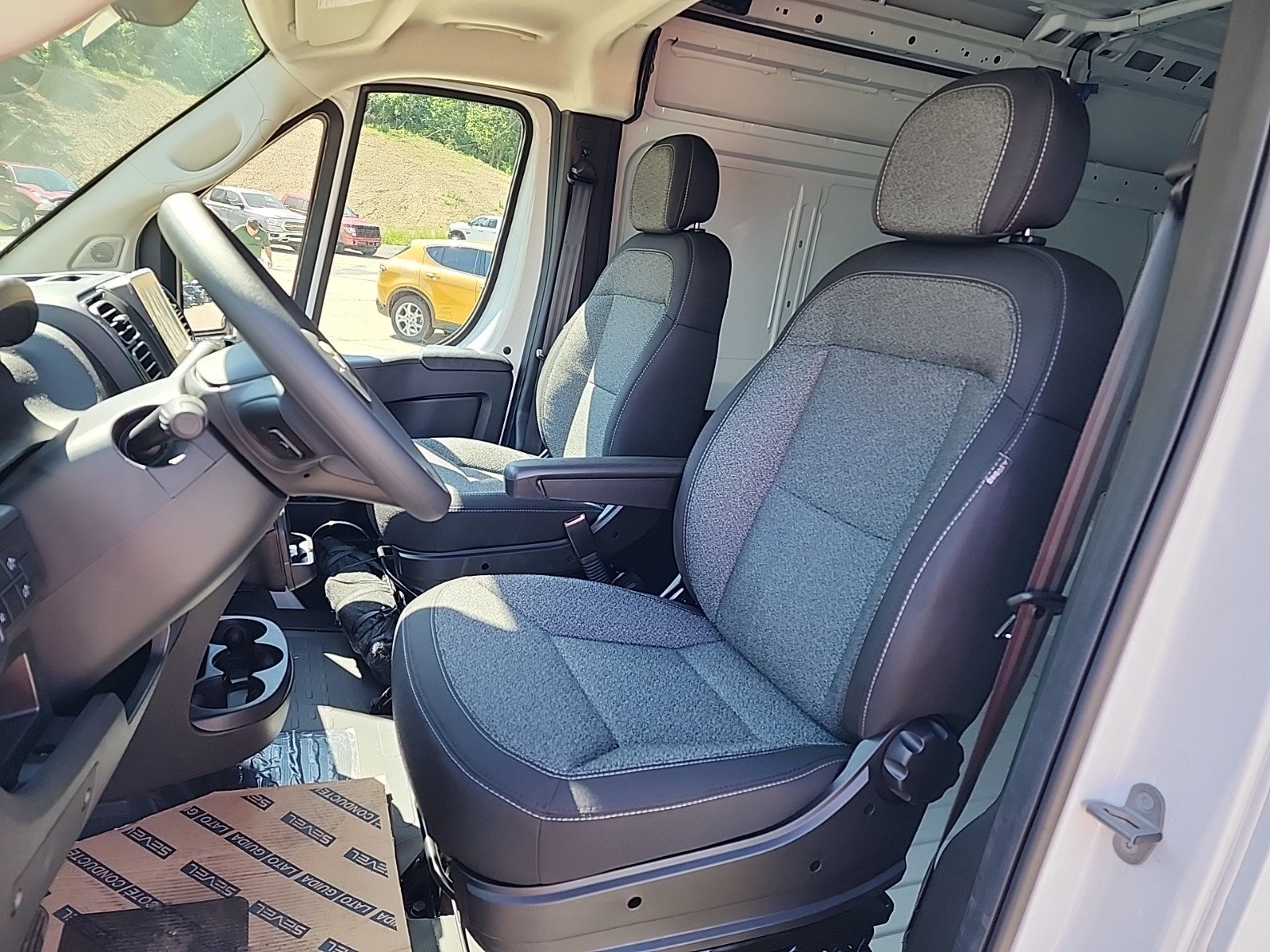 New 2024 RAM ProMaster 3500 w/ Convenience Group image 24