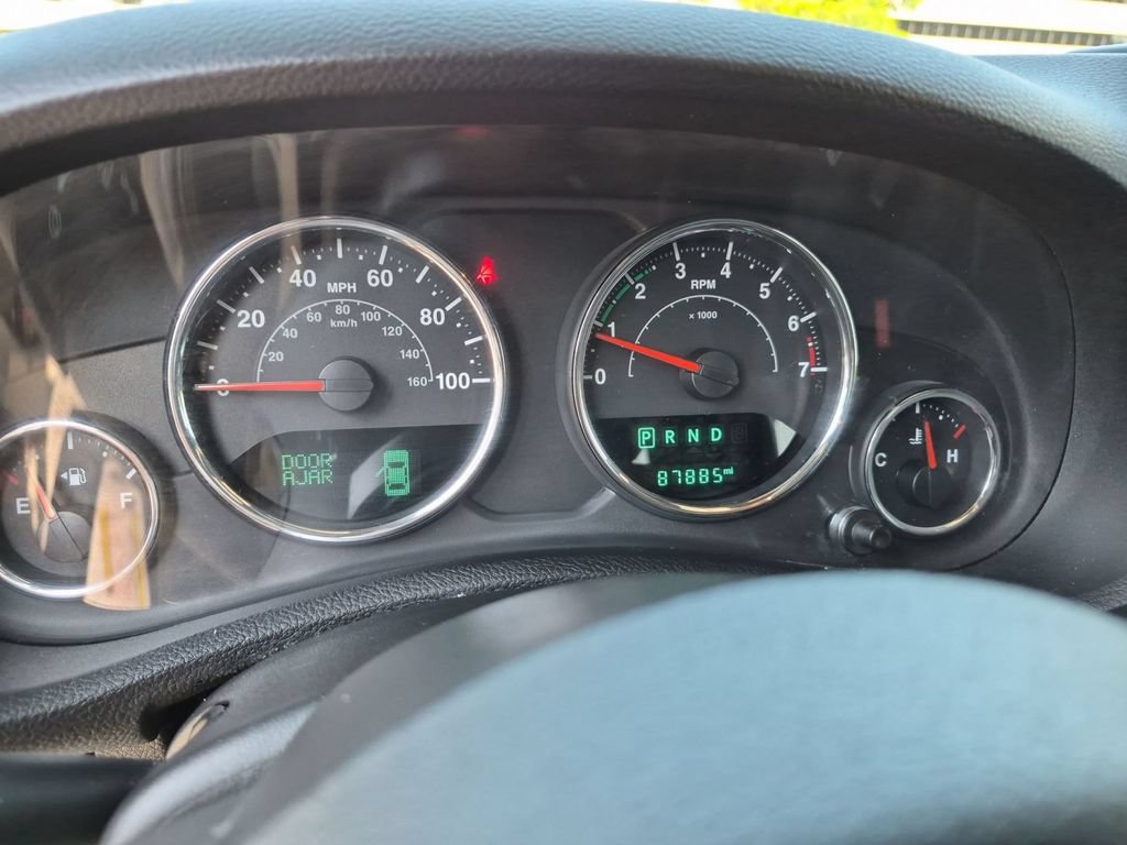 Used 2018 Jeep Wrangler Unlimited Sahara AWD/4WD image 14