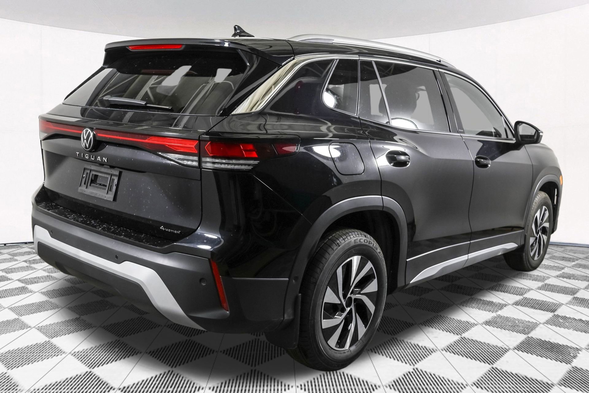New 2026 Volkswagen Tiguan S AWD/4WD image 12