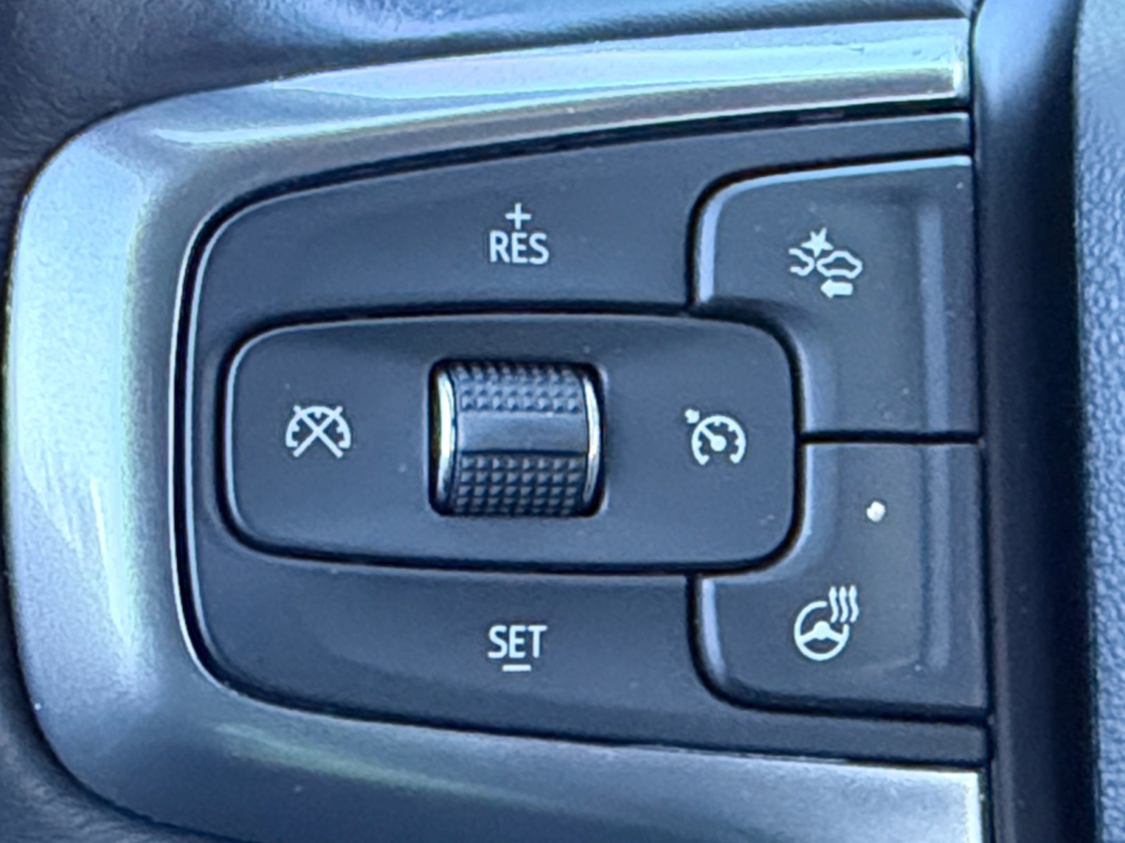 Used 2022 Chevrolet Tahoe Z71 w/ Off-Road Capability Package image 33