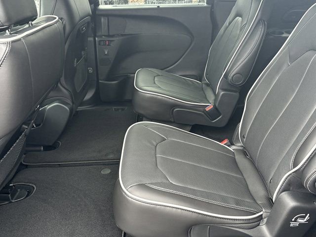New 2026 Chrysler Pacifica Limited image 22