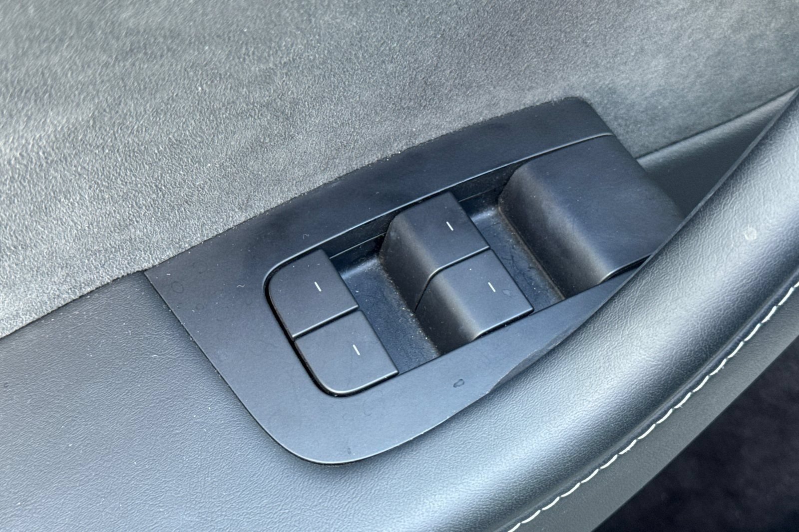 Used 2023 Tesla Model Y Long Range AWD/4WD image 13