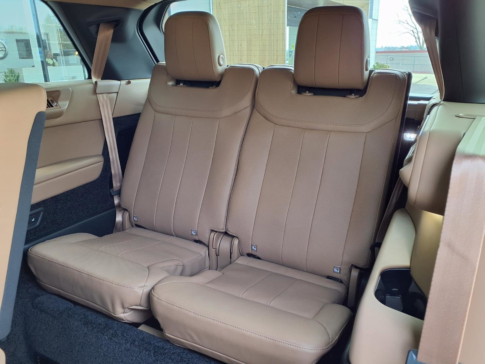 New 2026 Land Rover Range Rover Long Wheelbase SE image 26