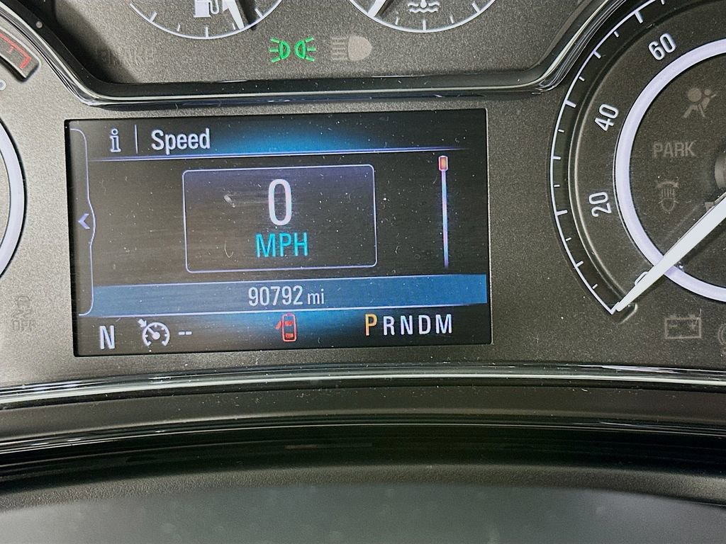 Used 2017 Buick Regal Sport Touring FWD image 17