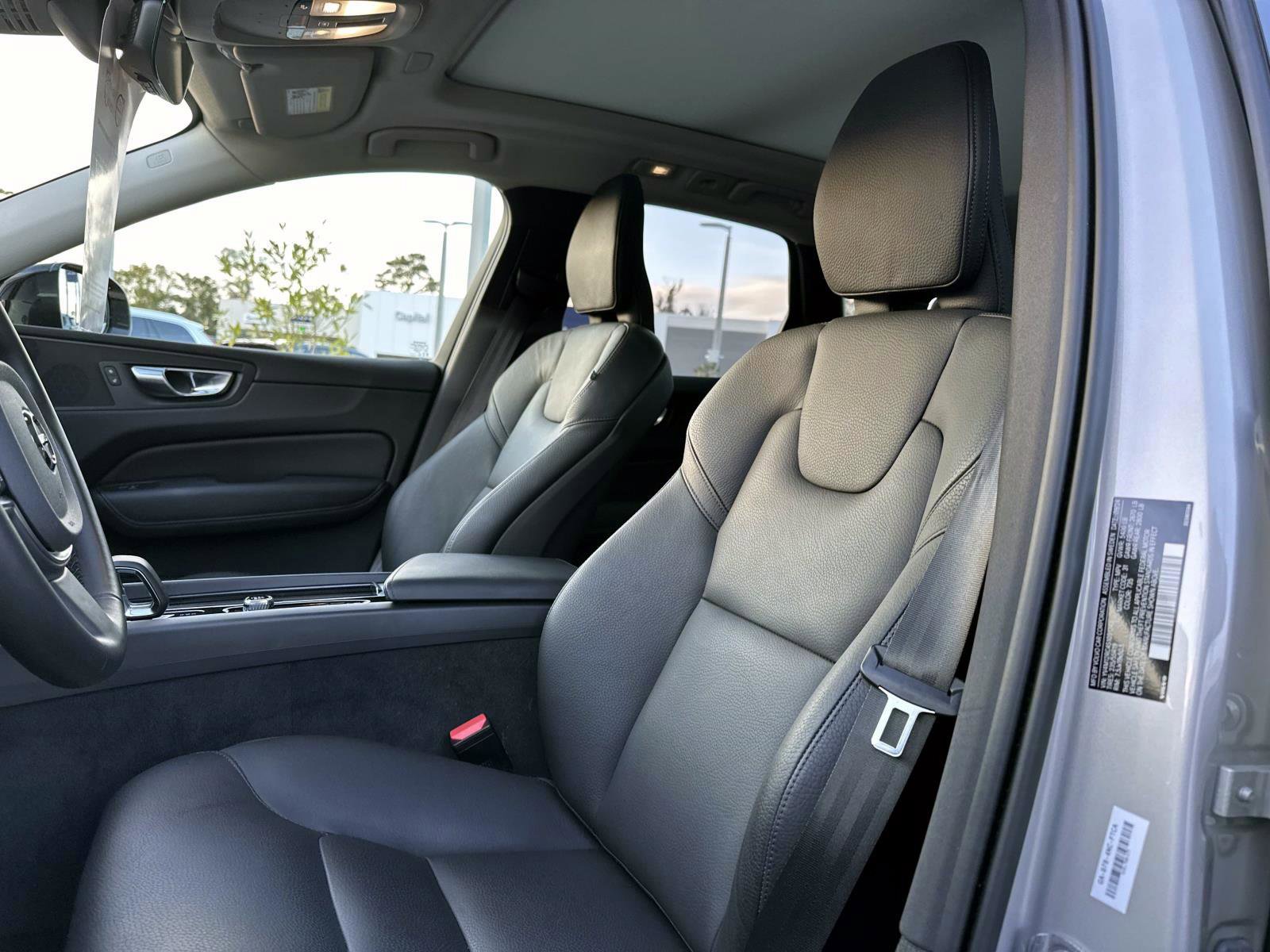 Certified 2025 Volvo XC60 B5 Plus image 21