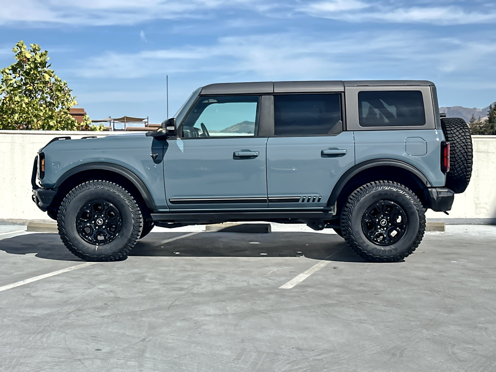 Used 2021 Ford Bronco First Edition AWD/4WD image 3