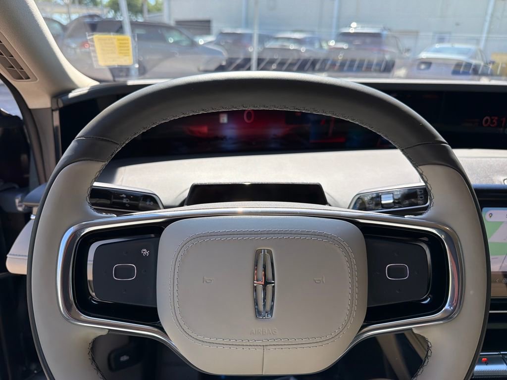 Used 2025 Lincoln Nautilus Premier AWD/4WD image 19