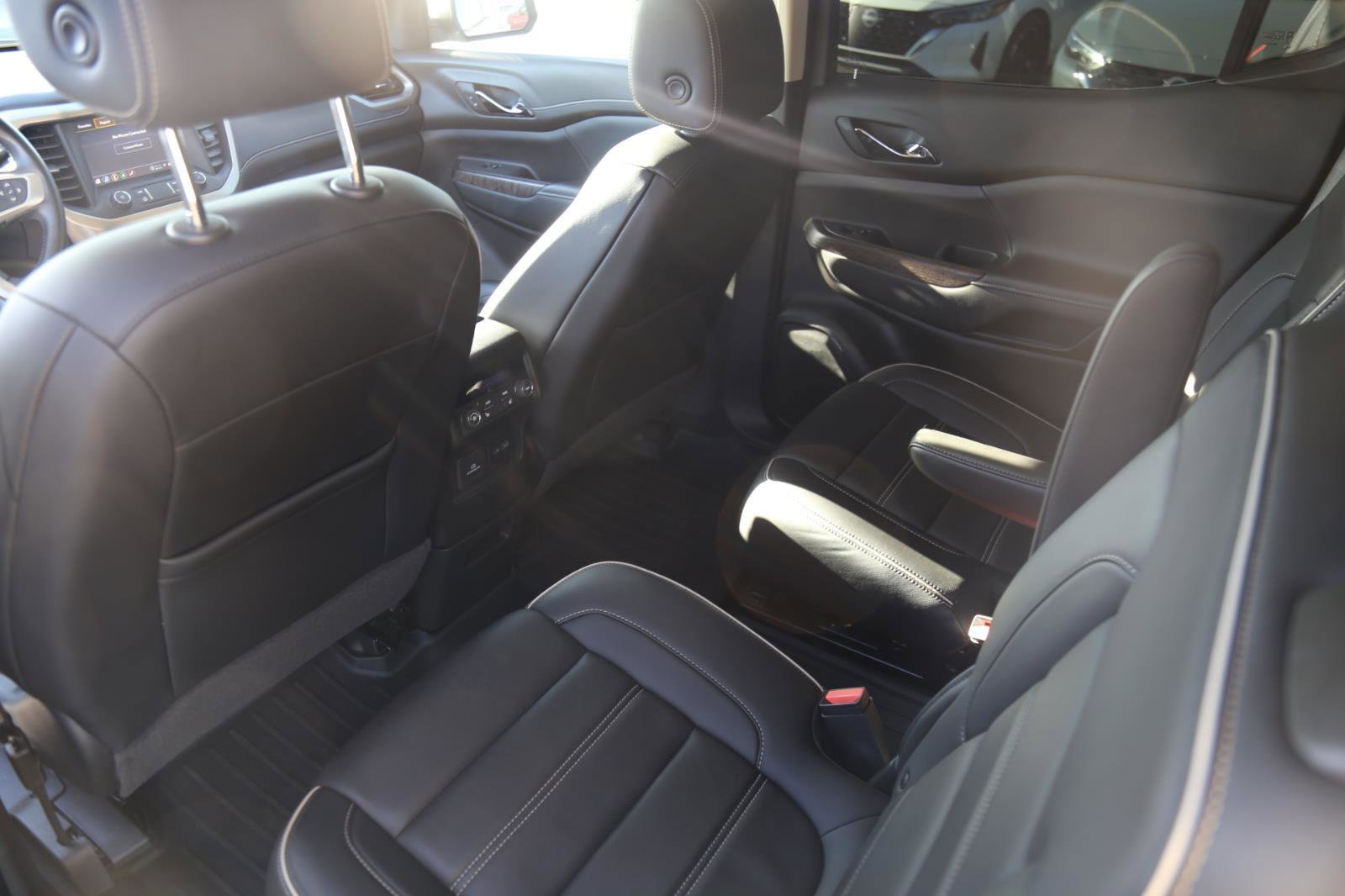 Used 2021 GMC Acadia Denali image 19