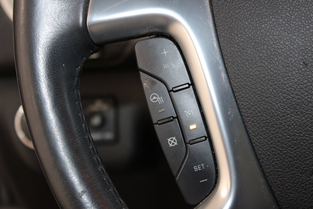 Used 2017 Chevrolet Traverse Premier FWD image 38