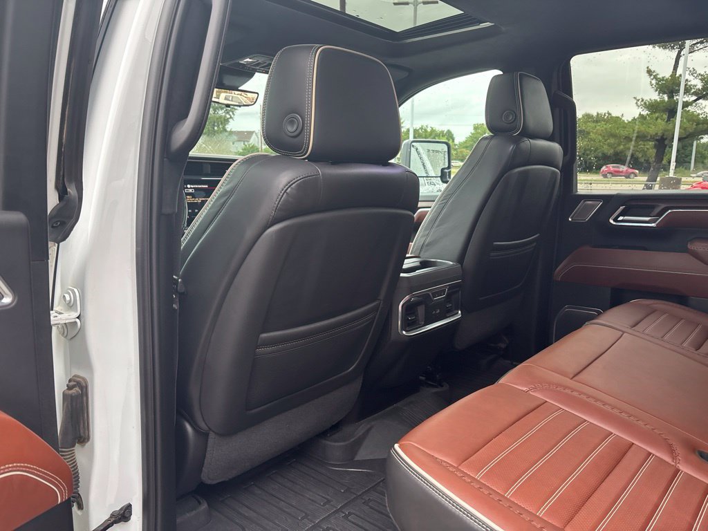 Used 2024 GMC Sierra 3500 Denali Ultimate AWD/4WD image 16