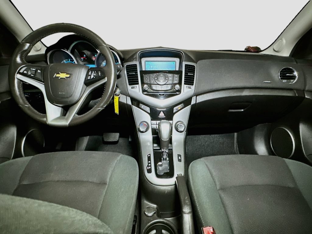Used 2012 Chevrolet Cruze LT FWD image 9